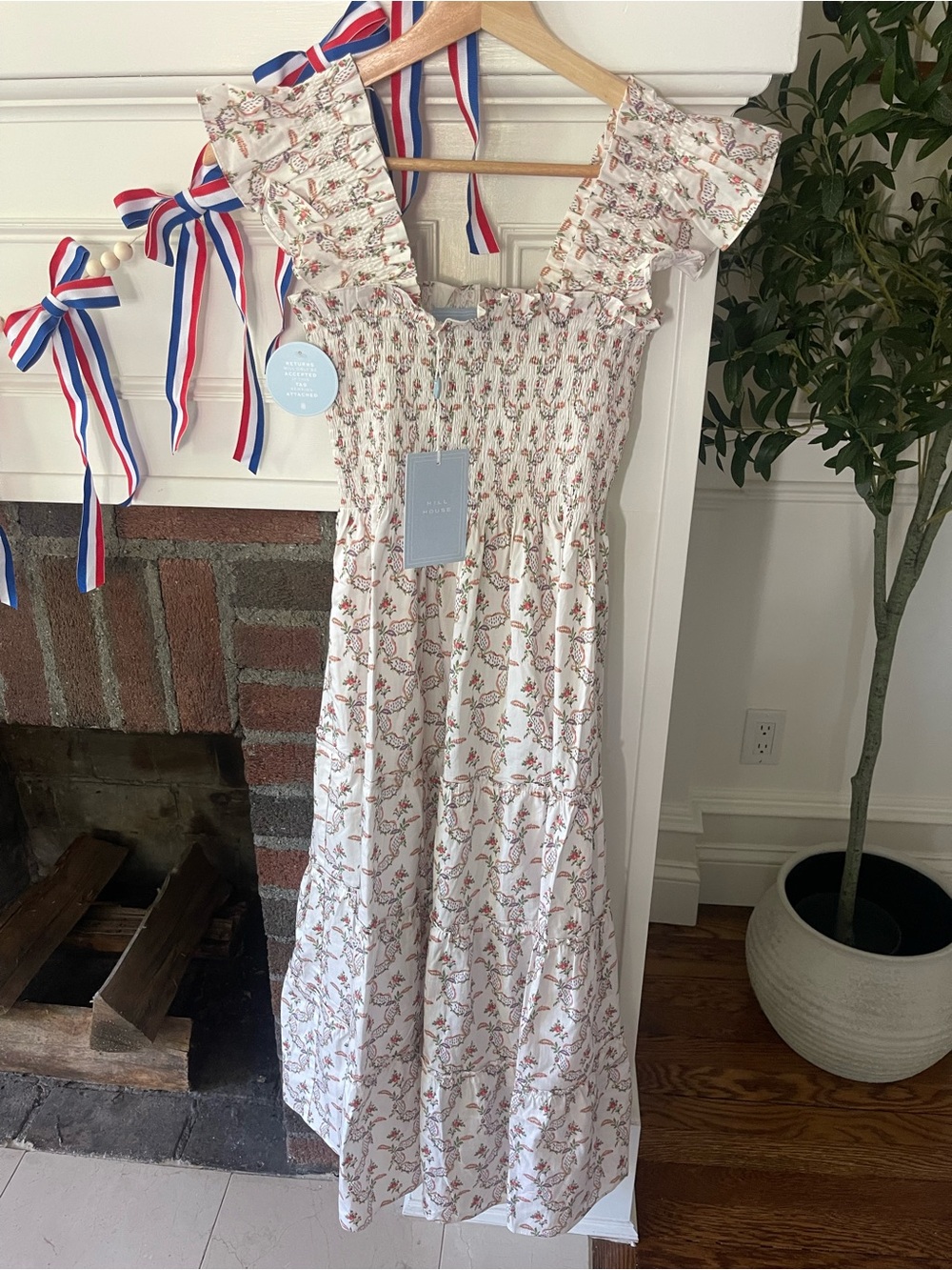 Hill house Ellie dress xs nwt Smocked Floral Ruffle Strap Maxi Dress